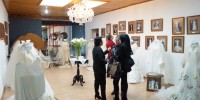Inauguran exposición “La vida es un sueño”, colección de vestidos de novia del siglo XX