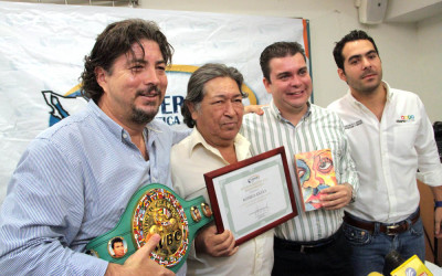 Rinden homenaje al ex-campeón Mundial de Box  Romeo “Lacandón” Anaya