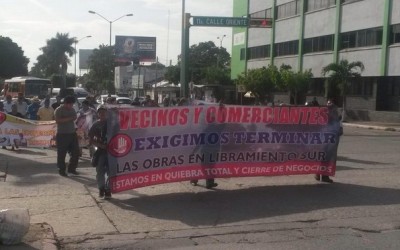 Ciudadanos exigen conclusión de obras en Tuxtla