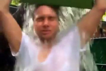 Gobernador de Chiapas acepta reto #IceBucketChallenge