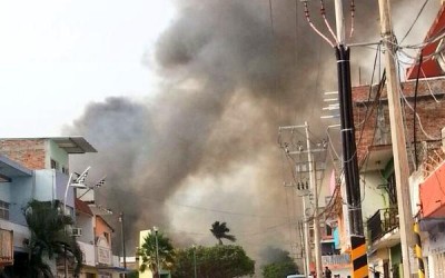 Incendio consume La Palapa del Negro, conocido bar de Tuxtla